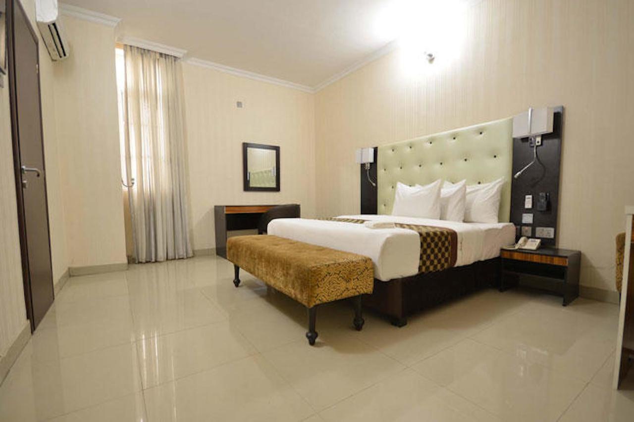 Lakeem Suites Agboyin Surulere Lagos Zewnętrze zdjęcie