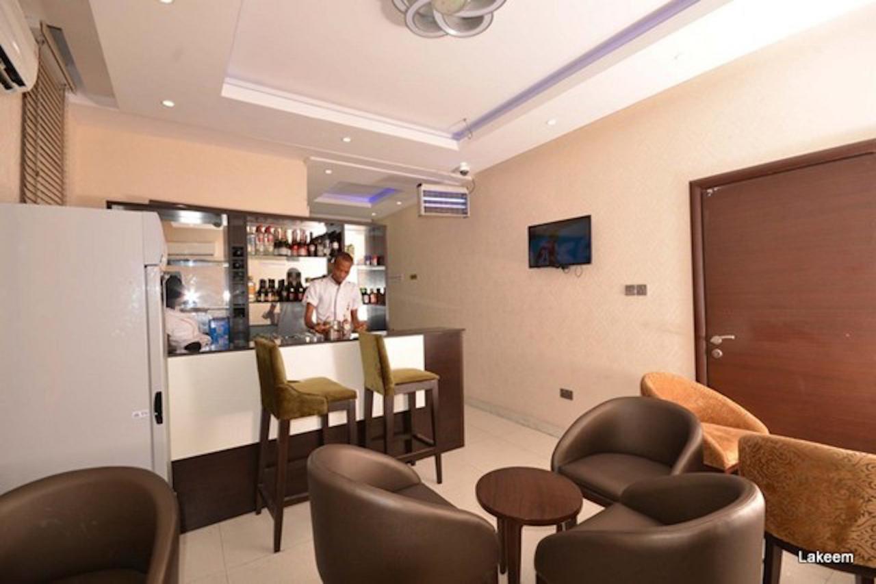 Lakeem Suites Agboyin Surulere Lagos Zewnętrze zdjęcie